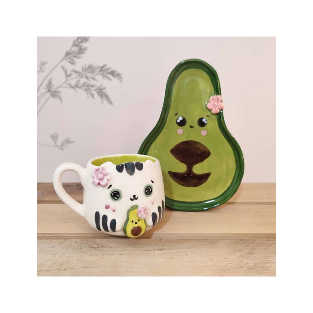 ماگ گربه زیره دار طرح آووکادو / ای آر 