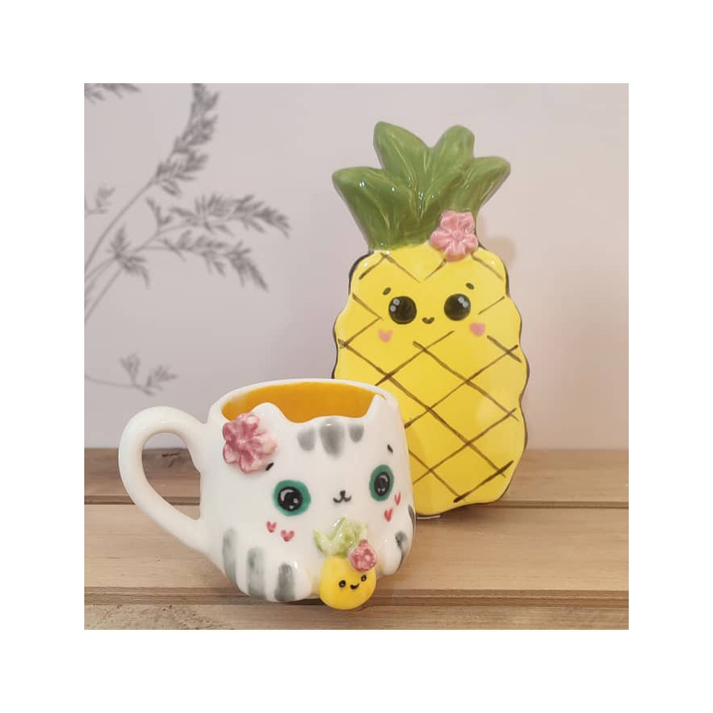 ماگ گربه زیره دار طرح آناناس / ای آر 